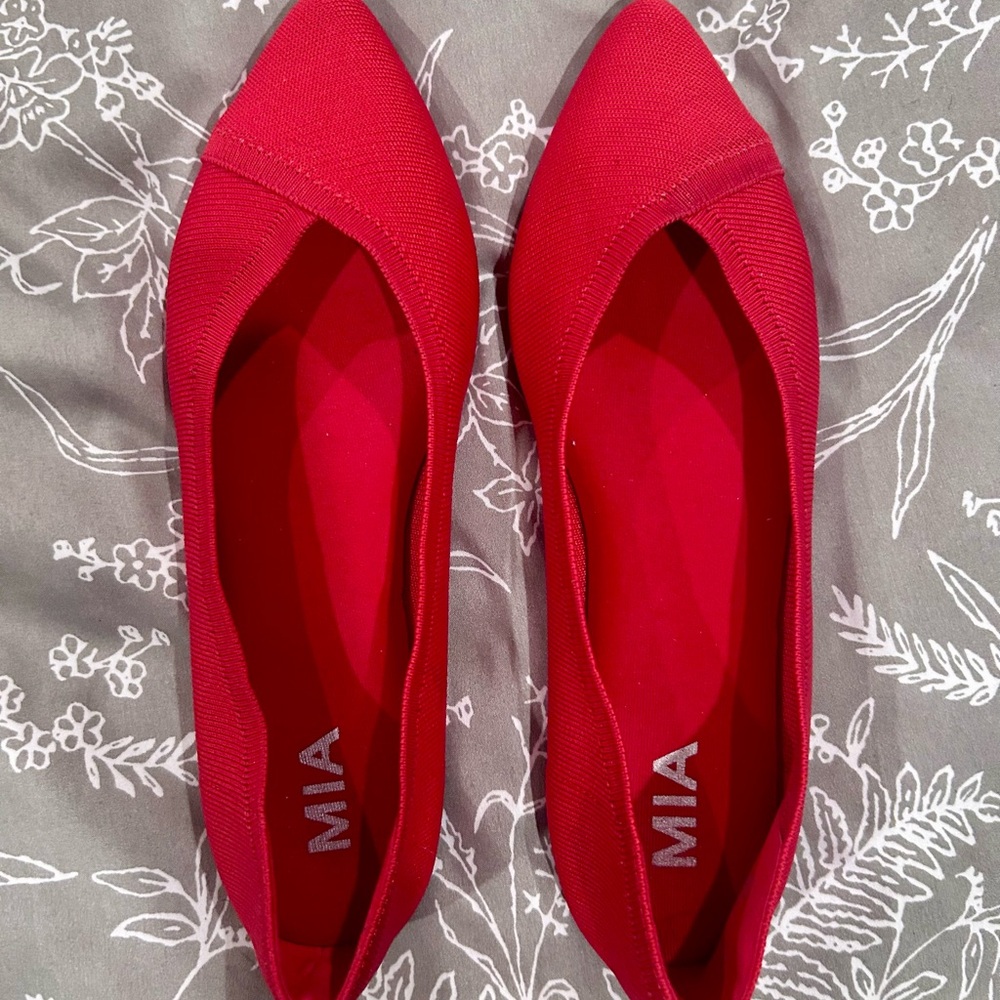 MIA Women's Red Flats